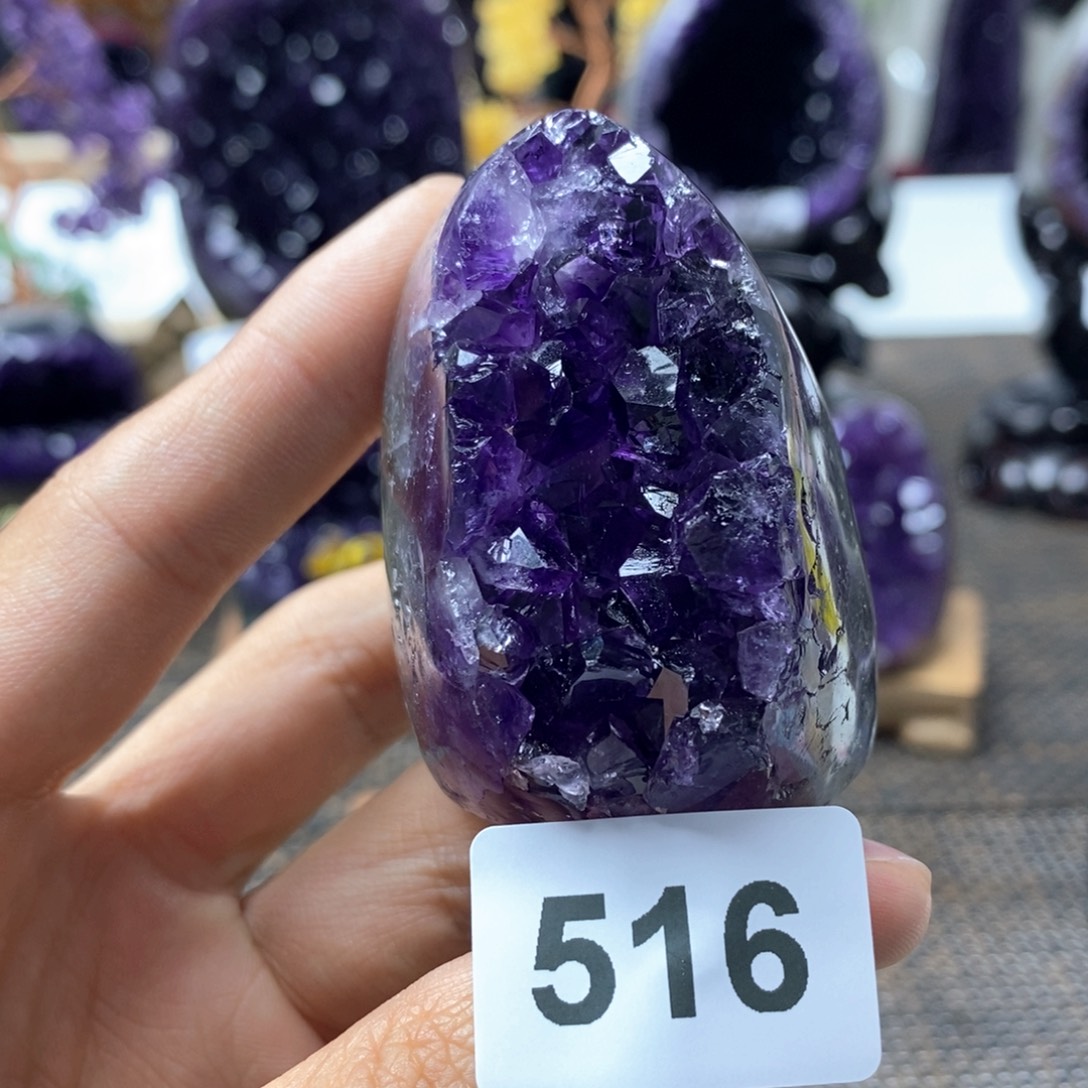 紫晶未镶嵌大型摆件（非配饰）