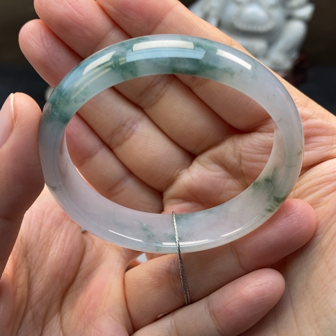 翡翠手镯未镶嵌天然