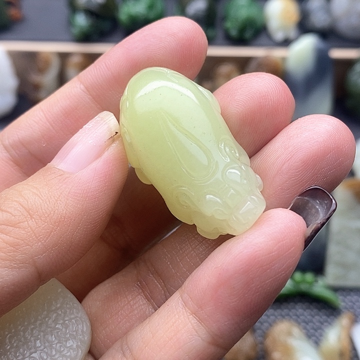 颈饰未镶嵌和田玉（糖玉）Y****a