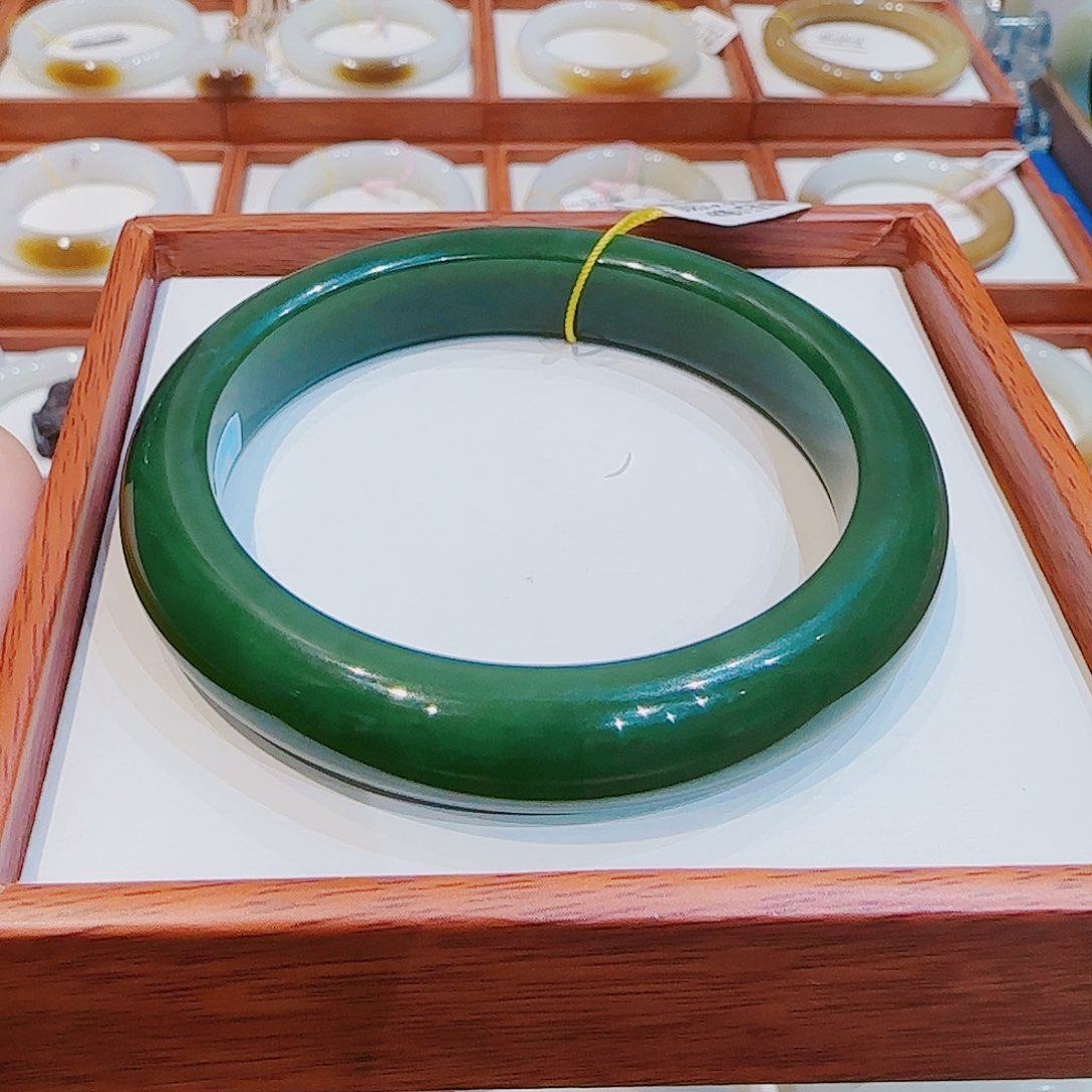 和田玉手镯未镶嵌俄碧57