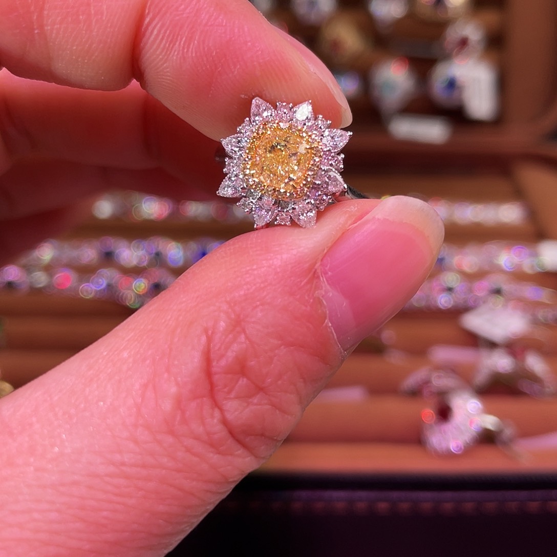 钻石戒指/指环18K金镶嵌