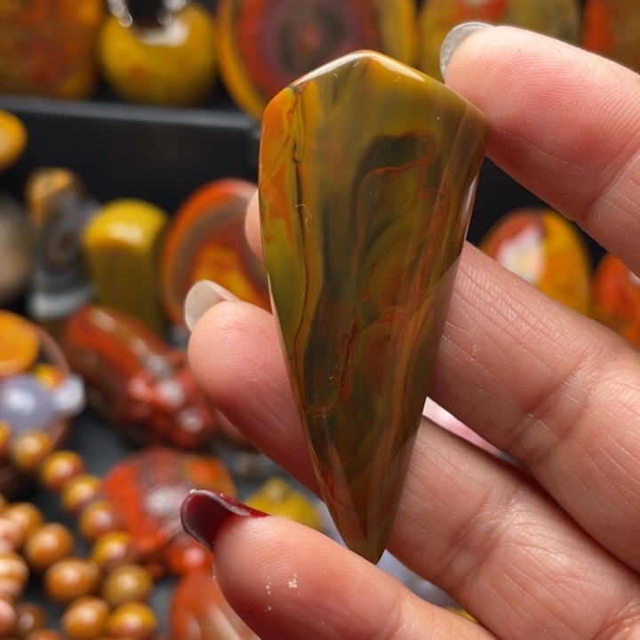 玛瑙/玉髓颈饰未镶嵌