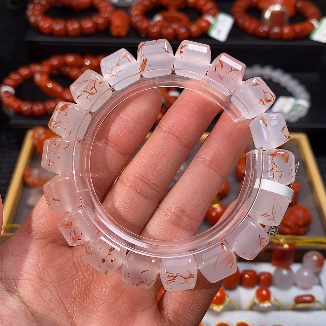 南红玛瑙未镶嵌四川凉山冰飘手串11mm