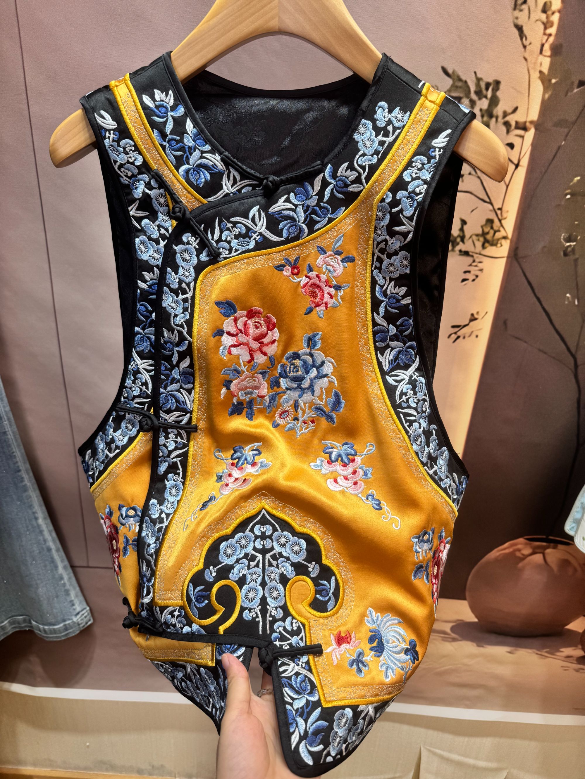 D黄色-欧货新中式花朵对襟刺绣醋酸马甲女新款古装国风背心