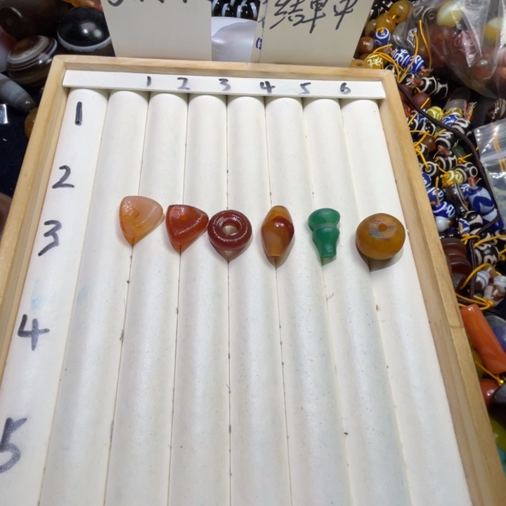 棉****玛瑙/玉髓未镶嵌珠宝半成品