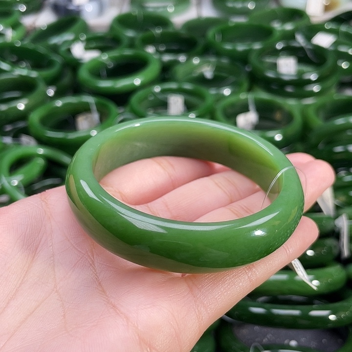未镶嵌手镯和田玉（碧玉）