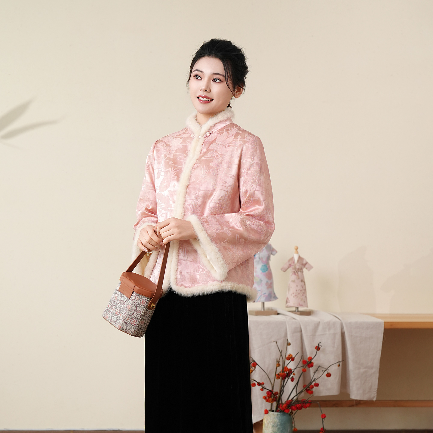 布符「粉色貂毛棉外套」2025年冬季新品短手工花扣棉服ZH5DCWFY3964