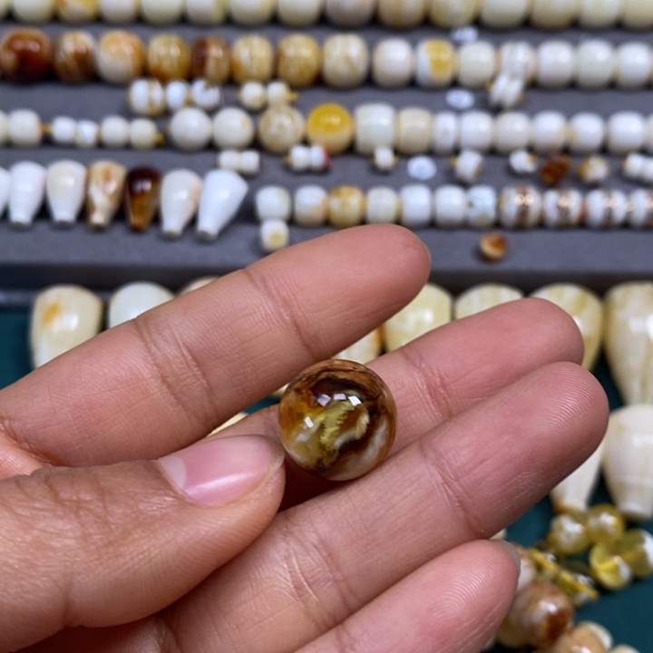 先***我琥珀未镶嵌裸石圆珠