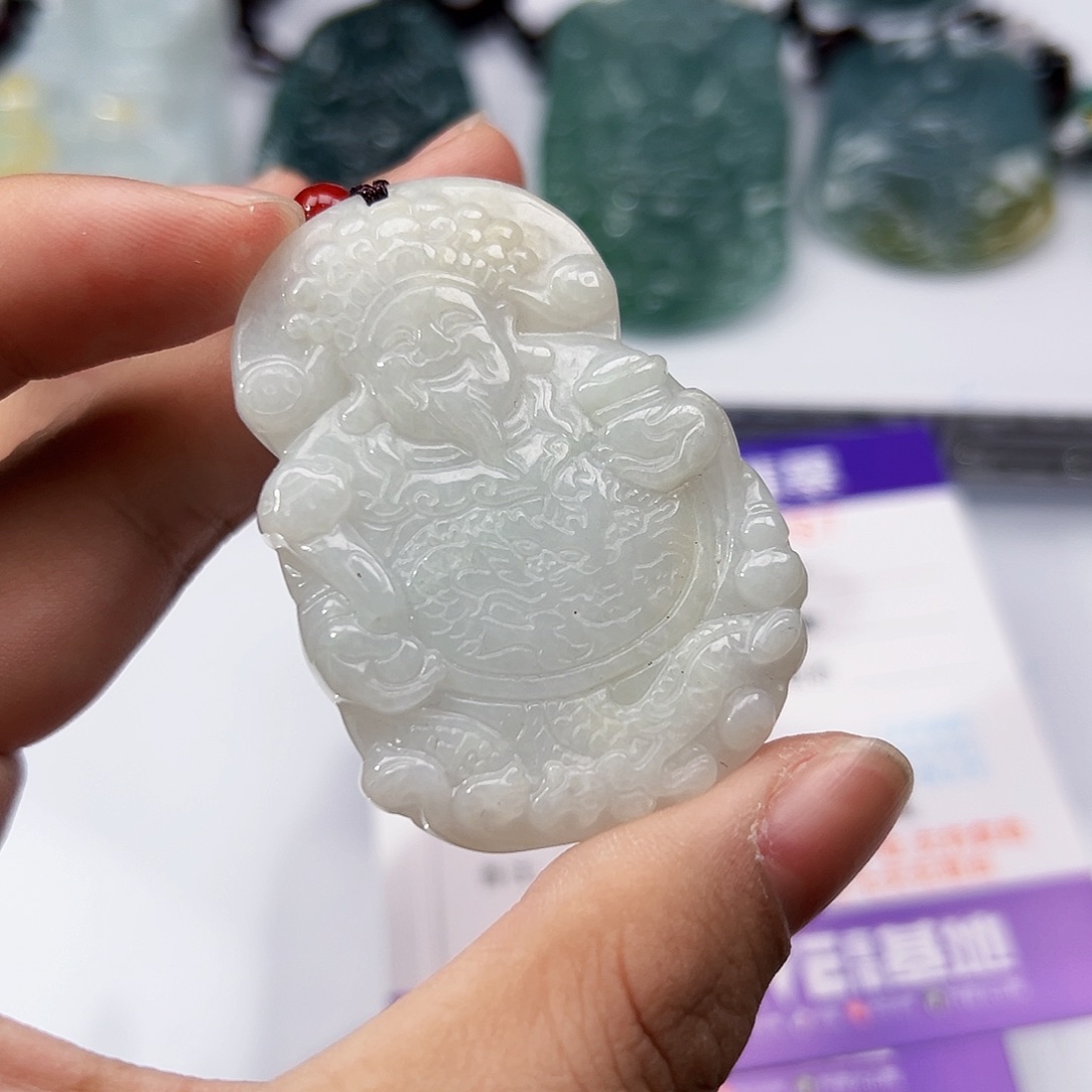 翡翠颈饰未镶嵌吊坠