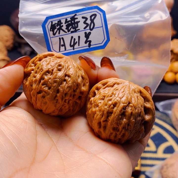 文玩核桃吊坠铁锤