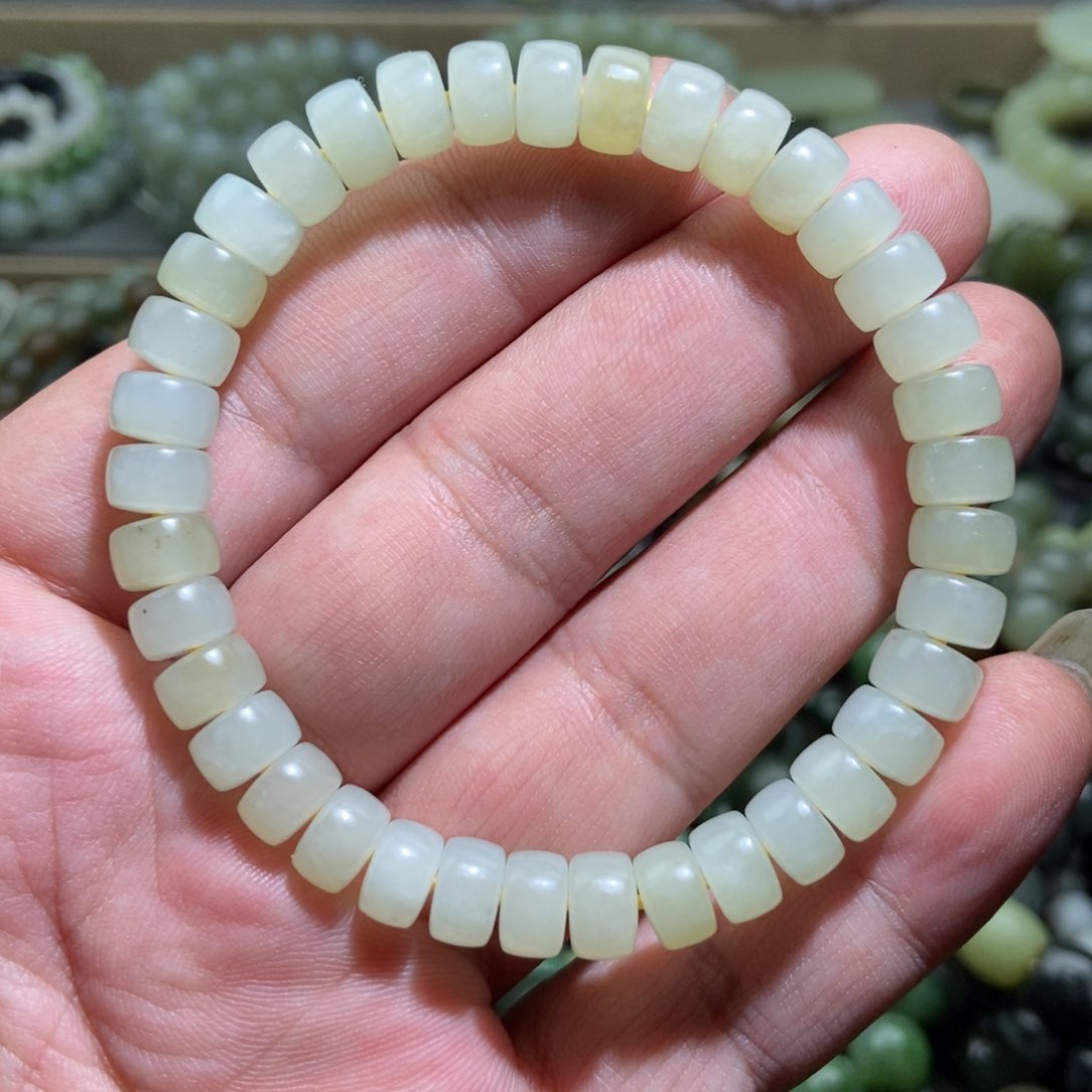 未镶嵌和田玉手链