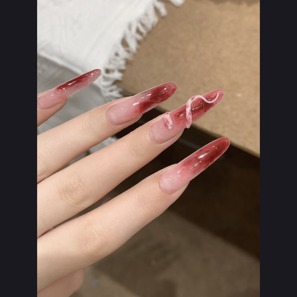 【恩家同款红蛇】纯手工小蛇穿戴甲显白红色美甲高级气质白蛇甲片贴