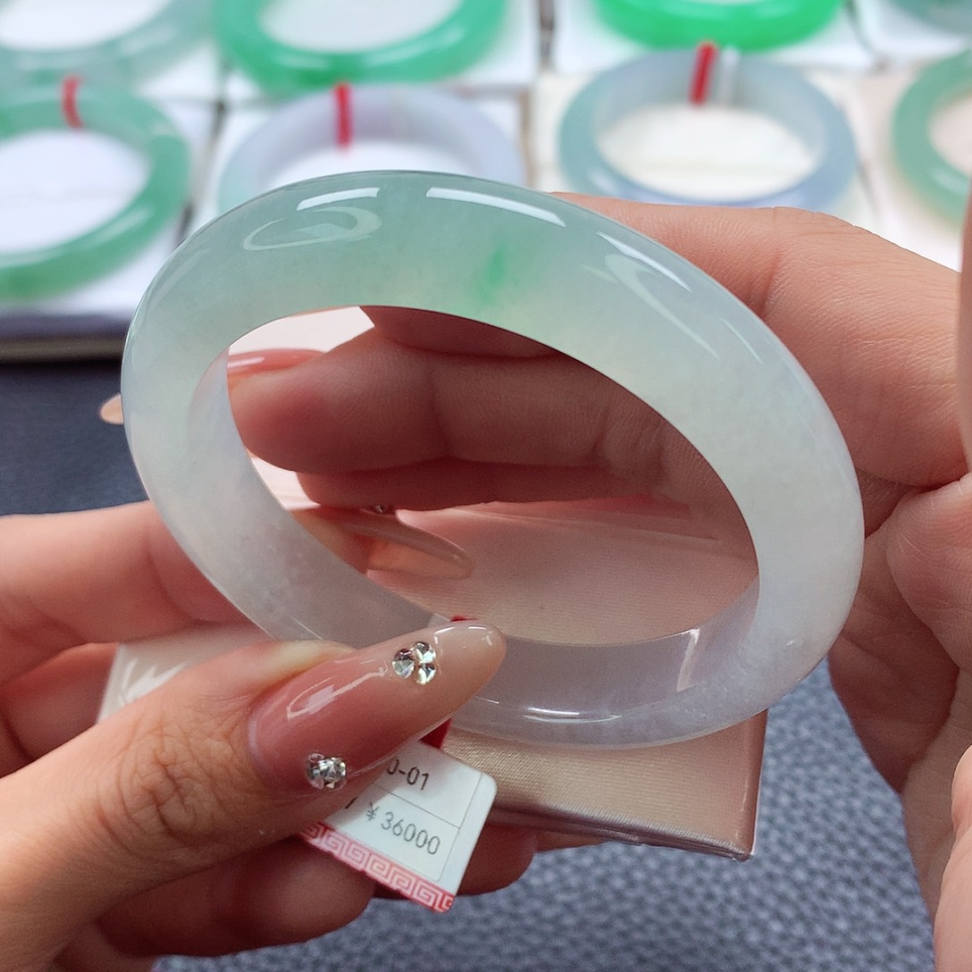 翡翠手镯未镶嵌52.53.54