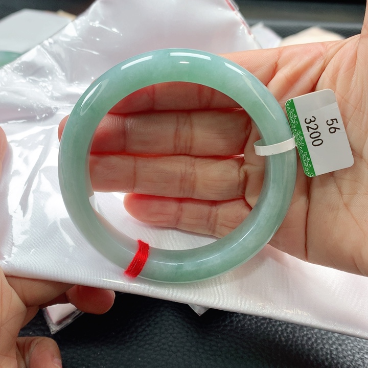 翡翠手镯未镶嵌5656565757