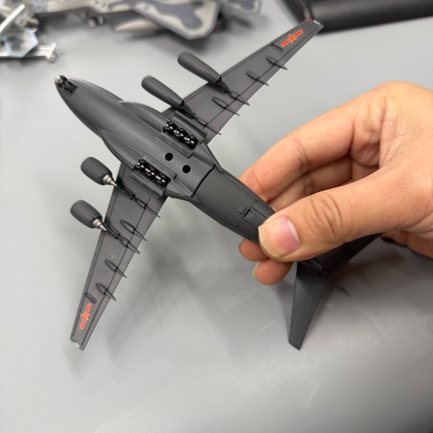 【运20】运输机机两套发动机可以开舱门合金+abs材质模型1比260比例