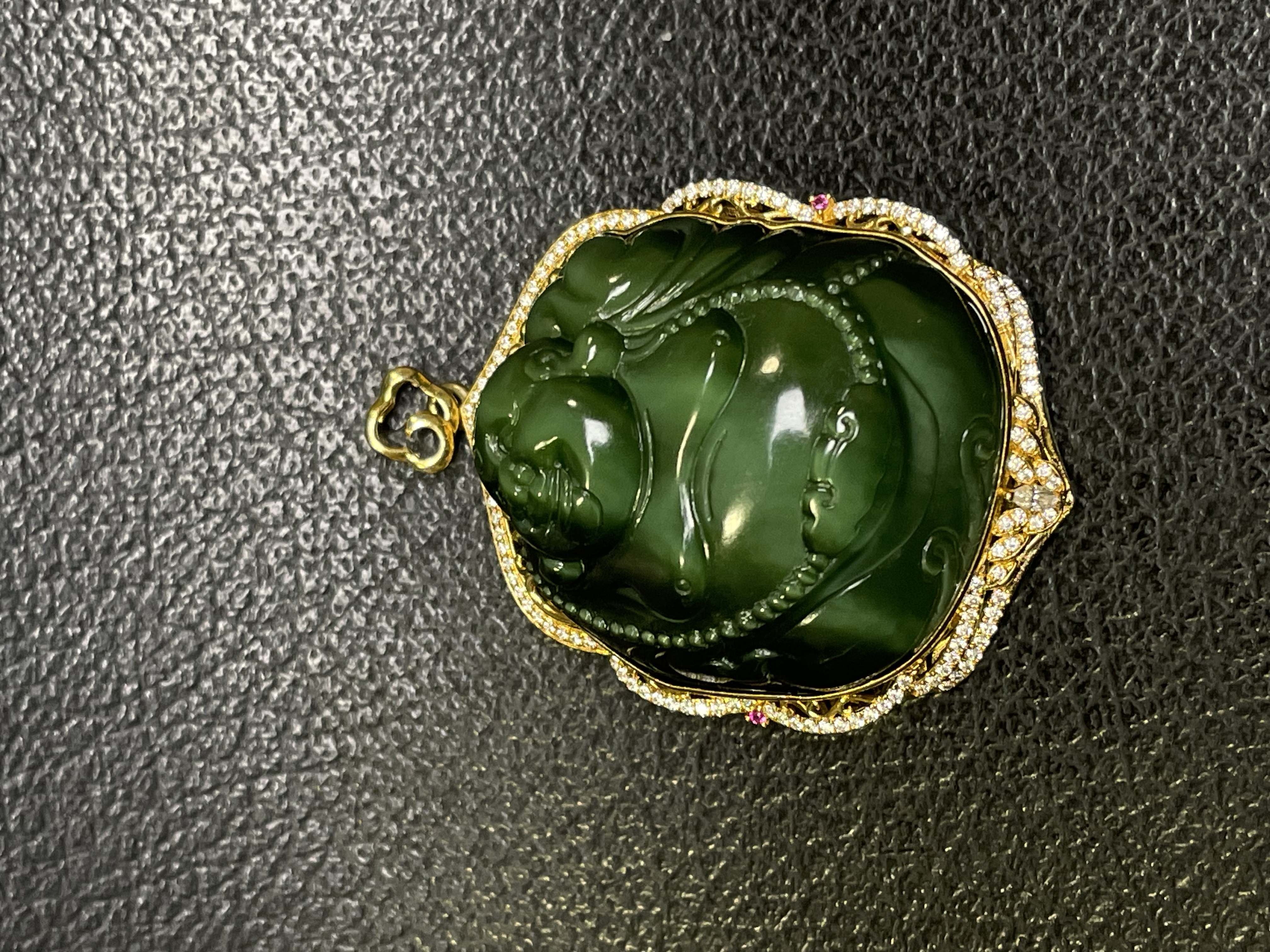 和田玉佛公绿色挂件