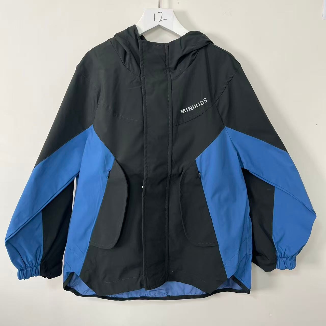 25冬季新款拼接设计三防男女童连帽冲锋衣外套