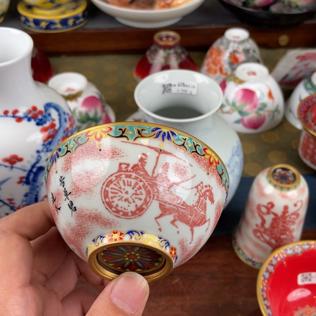 ?****?陶瓷艺术家的作品是一种
