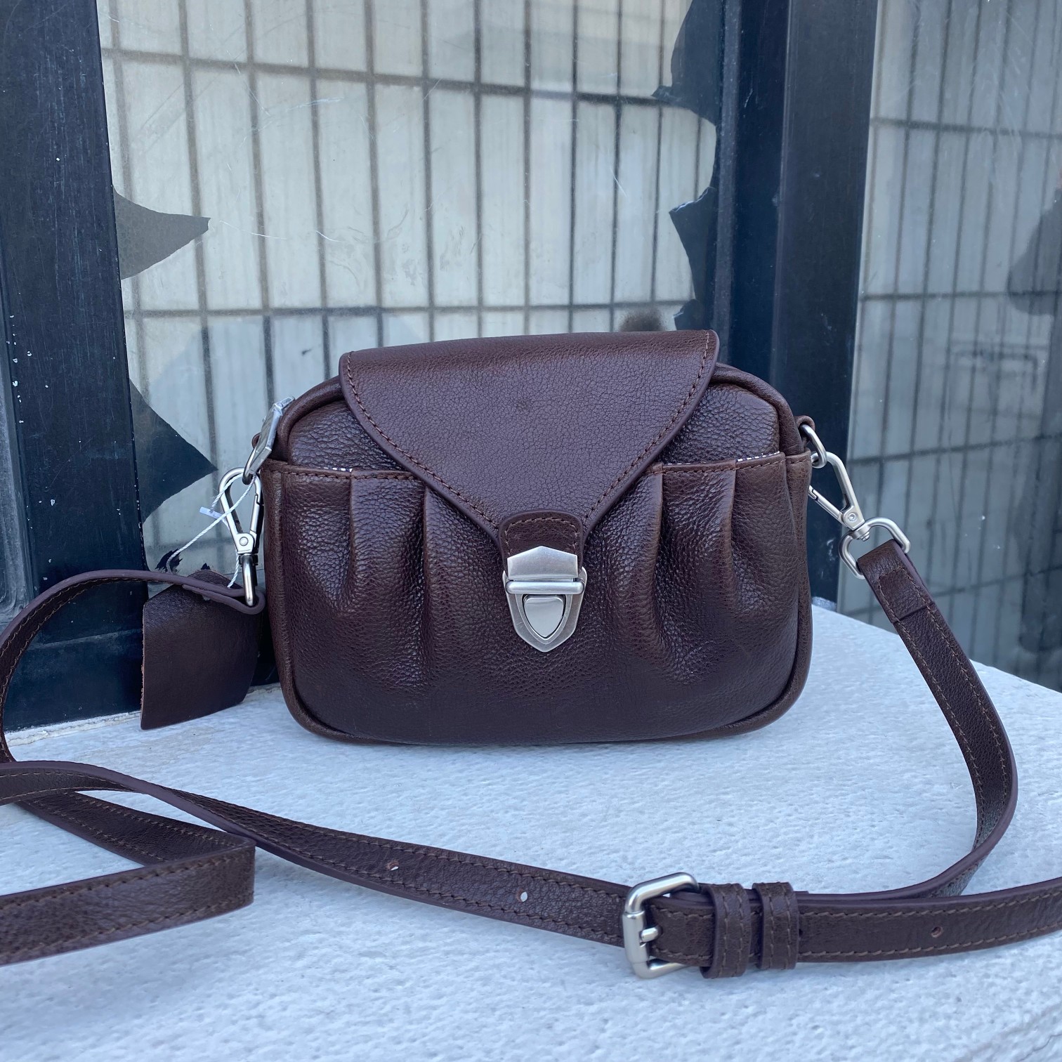 【包尚时代】61596女士单肩斜跨包时尚休闲百搭黑色棕色简约潮流包