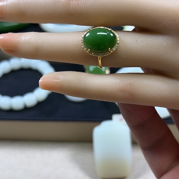 银S925镶嵌戒指和田玉（碧玉）