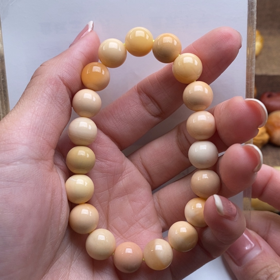 石英质玉颈饰未镶嵌