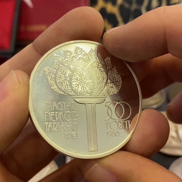 银Ag900如图一个银币