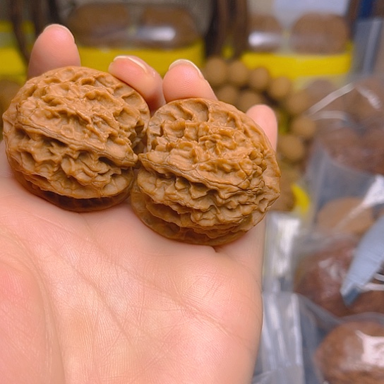 文玩核桃吊坠苹果园