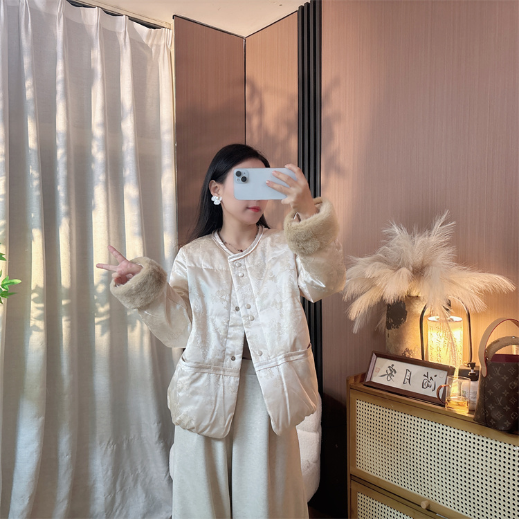 【织梦】现货新中式鹅绒水貂毛年轻款羽绒服抗风保暖