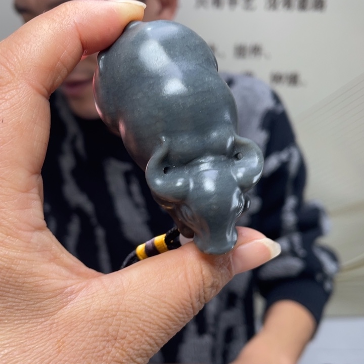 和田玉未镶嵌把件