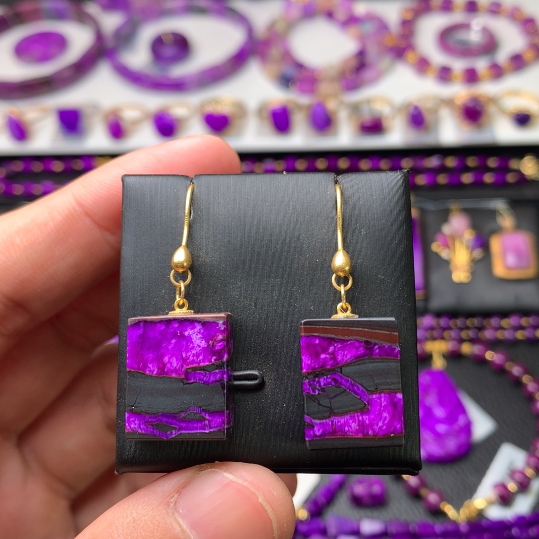 苏纪石（舒俱来）18K金镶嵌耳钩