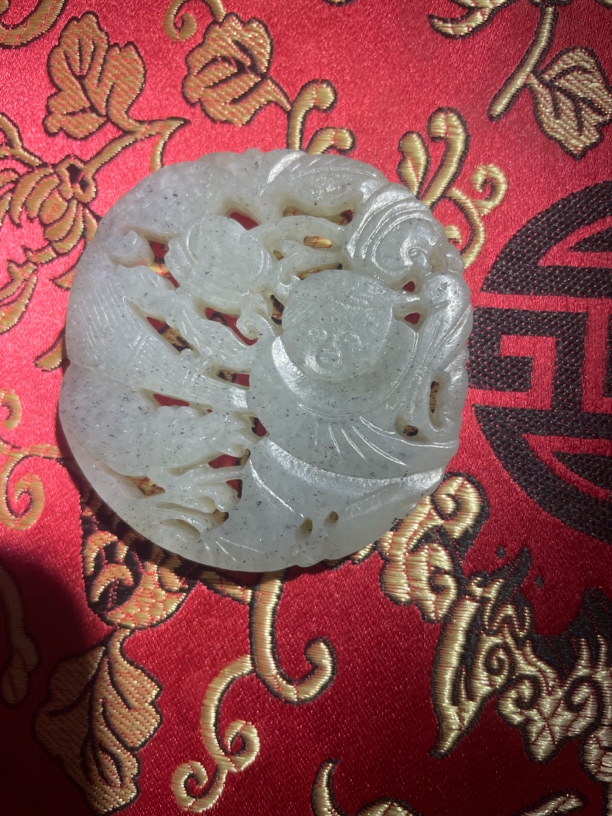 和田玉青花玉料刘海戏金蟾镂空牌子