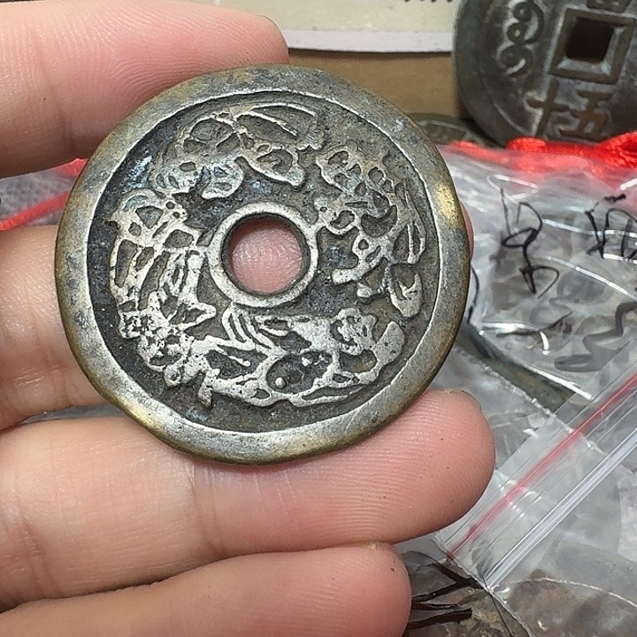 大***海铜现代工艺品花钱