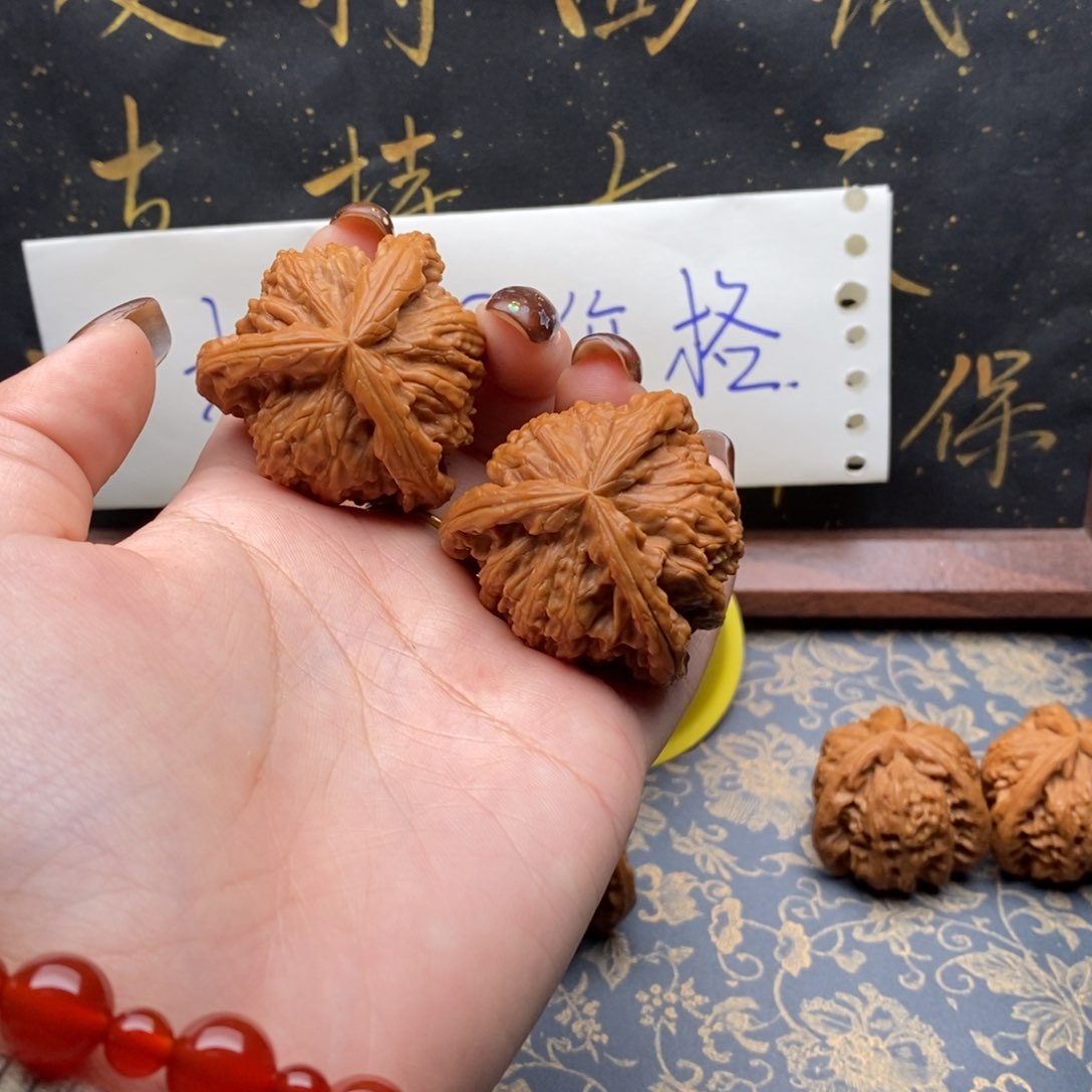 吊坠文玩核桃K***?