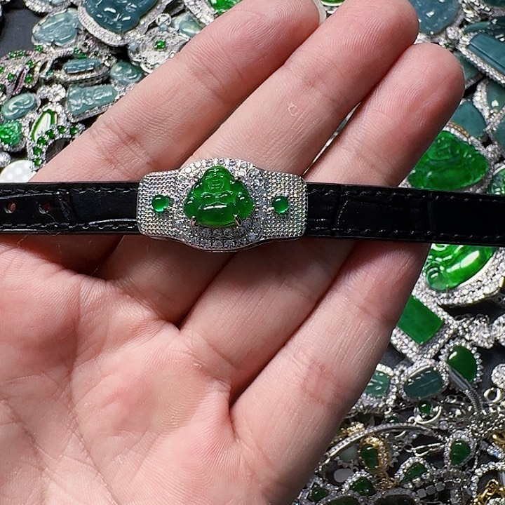 翡翠颈饰未镶嵌天然A货翡翠放漏