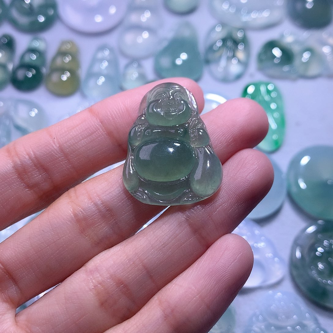 【闪购商品】翡翠颈饰未镶嵌佛