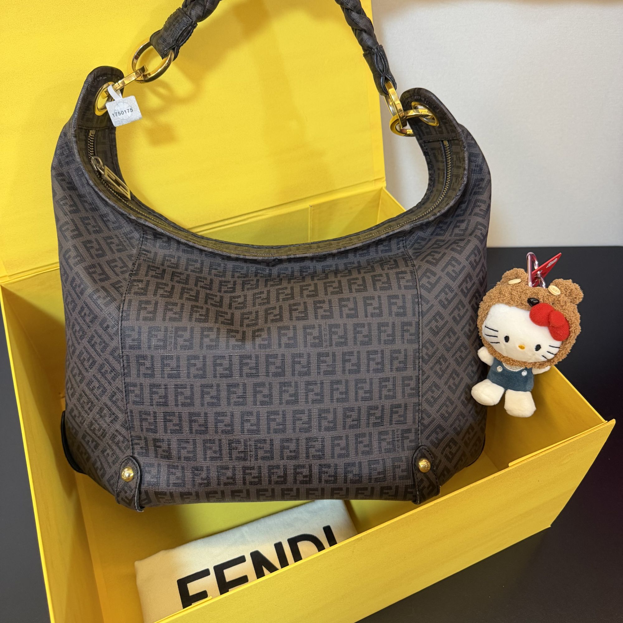 迪 99新 FENDI/芬迪 /XVV0517/单肩包/22223387