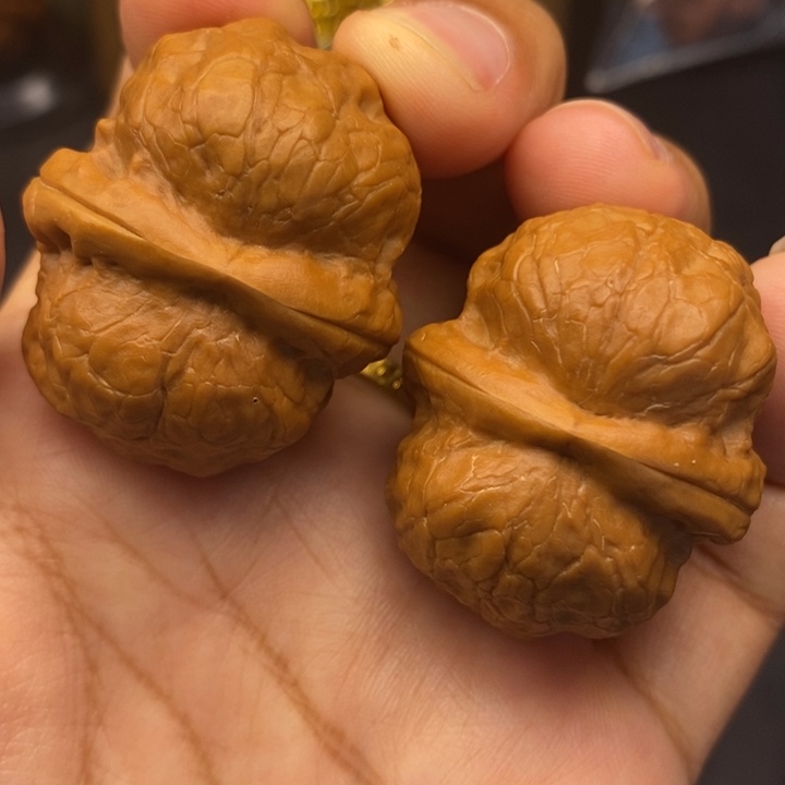 文玩核桃把件38尺帝王筋元宝