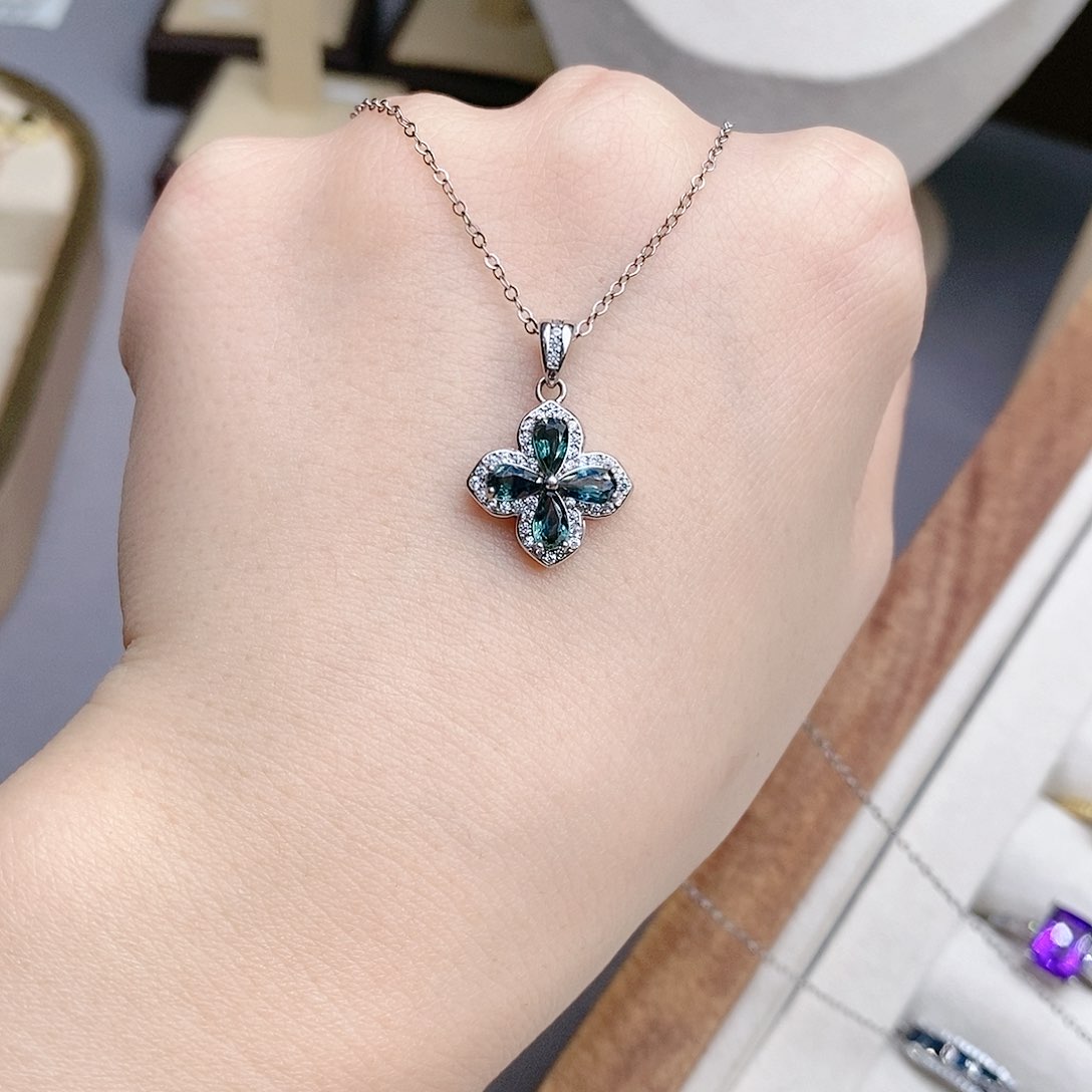 蓝宝石颈饰银S925镶嵌吊坠