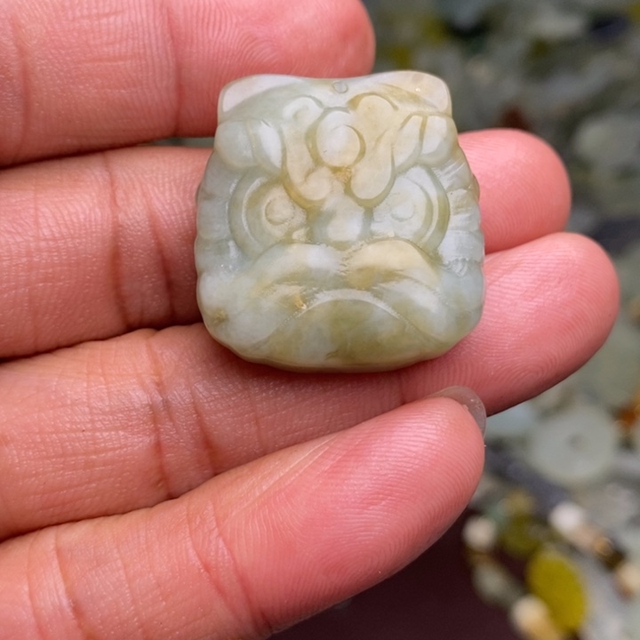 蛇纹石玉颈饰合金143