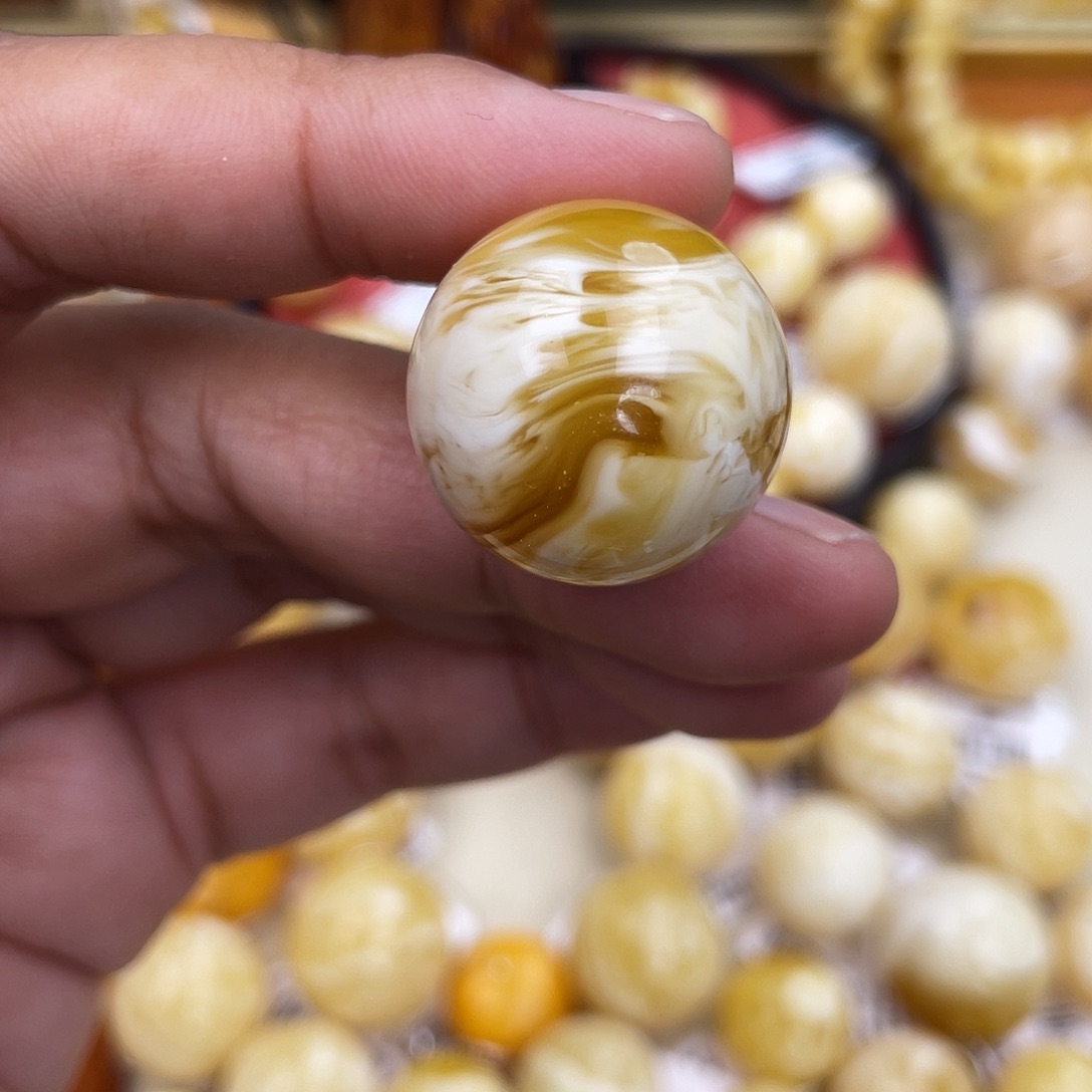 蜜蜡未镶嵌珠宝奇石小坑23.8