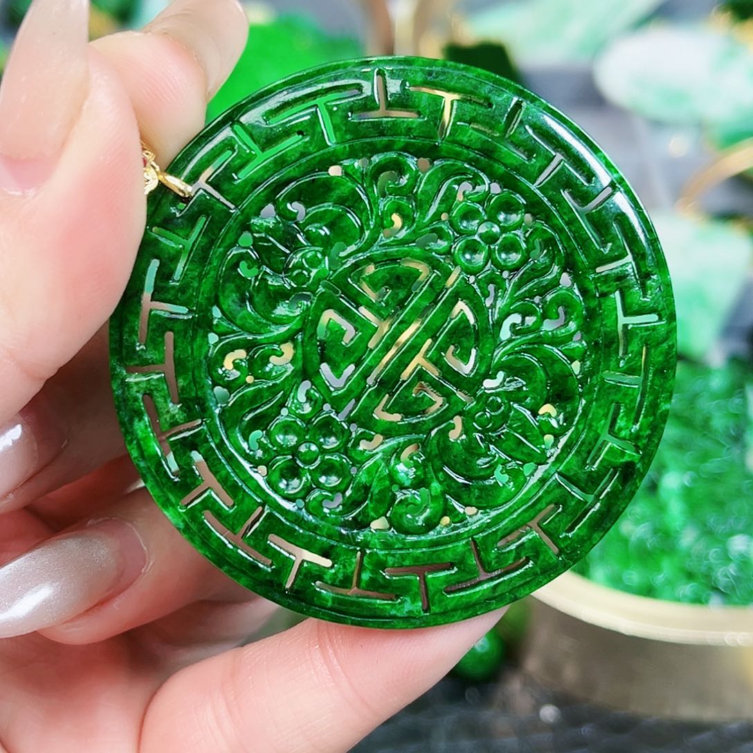 翡翠颈饰18K金镶嵌吊坠