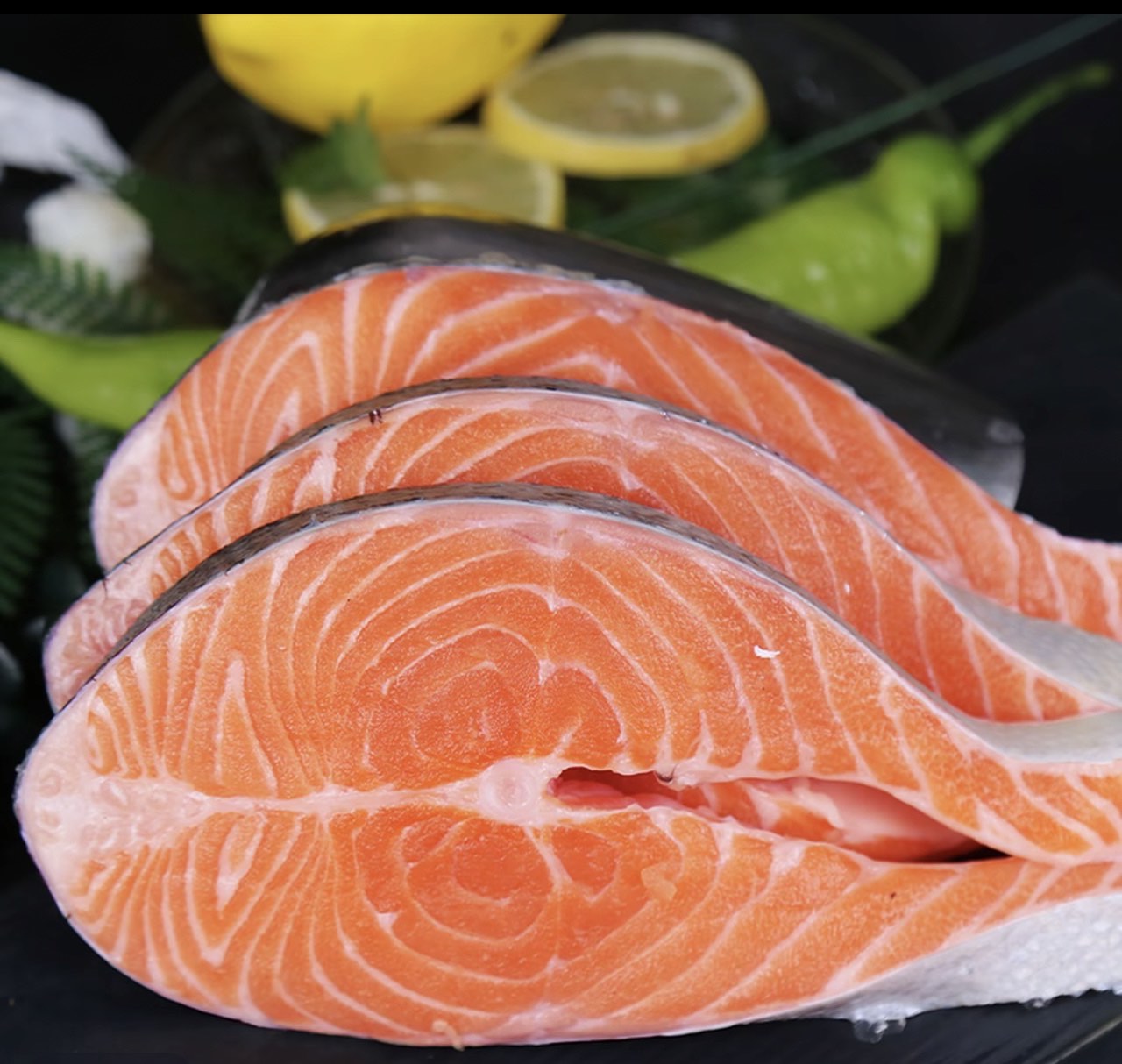 挪威三文鱼 默认鲜冻切段发货 去腮去鳞 损耗8%-10%  现称