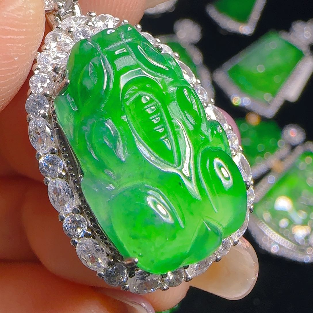 翡翠吊坠(赠链)银S925镶嵌