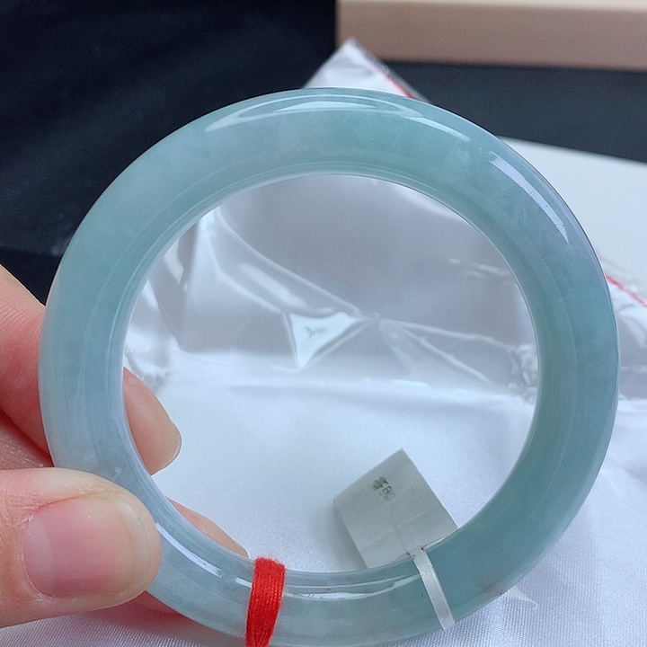 翡翠手镯未镶嵌59圈口