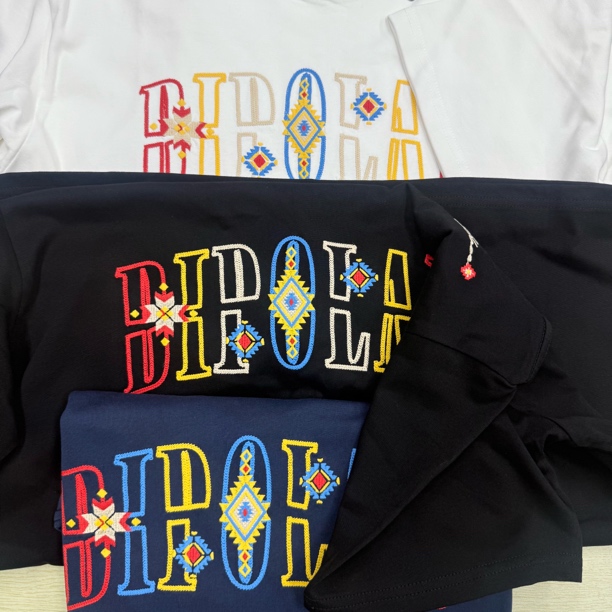 BI家胸口图腾锁链绣短袖T恤