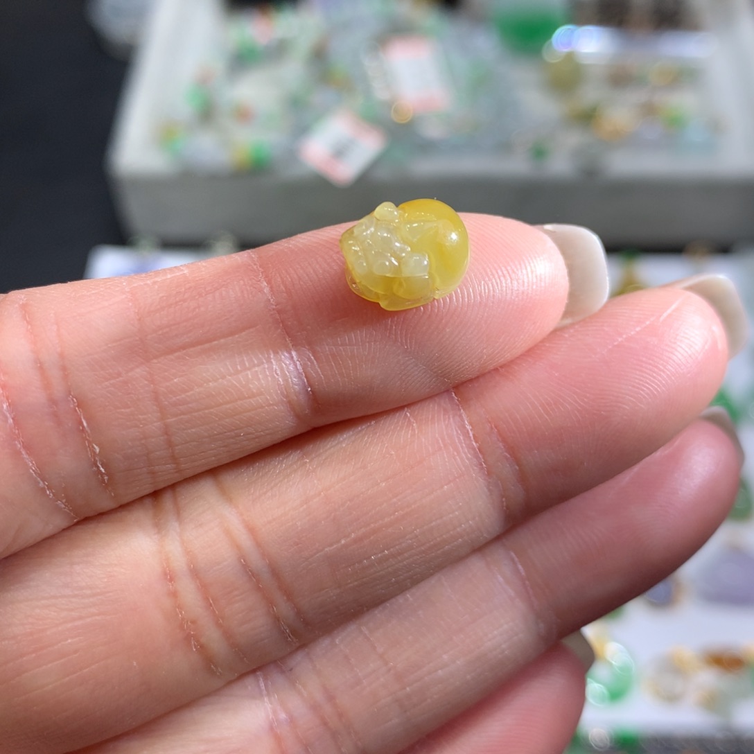 翡翠颈饰未镶嵌翡翠戒指的未镶嵌