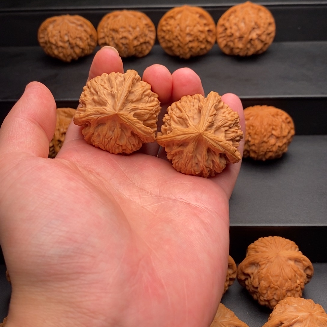 文玩核桃把件三棱40