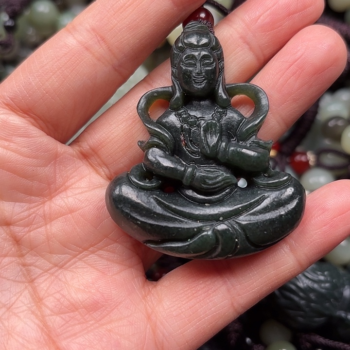 和田玉颈饰未镶嵌