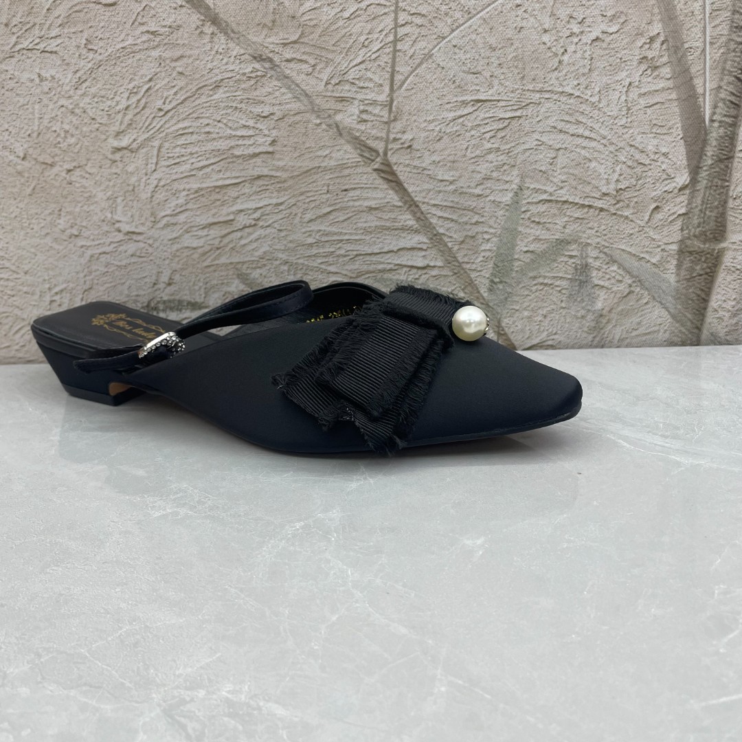 拖鞋女  牛皮 丝绸 76-8915（孤品）c/e/b区36/38/37/39码