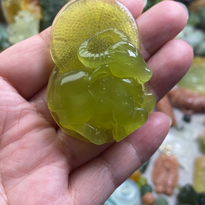 蛇纹石玉挂件未镶嵌